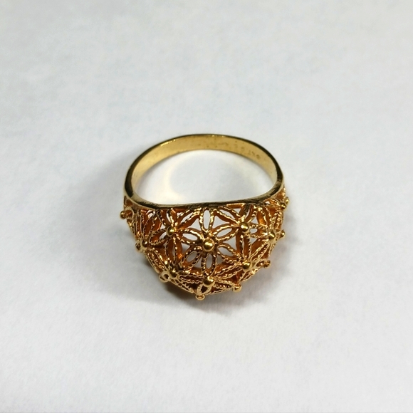 Avon Ring with faux seed - Picture 1 of 2